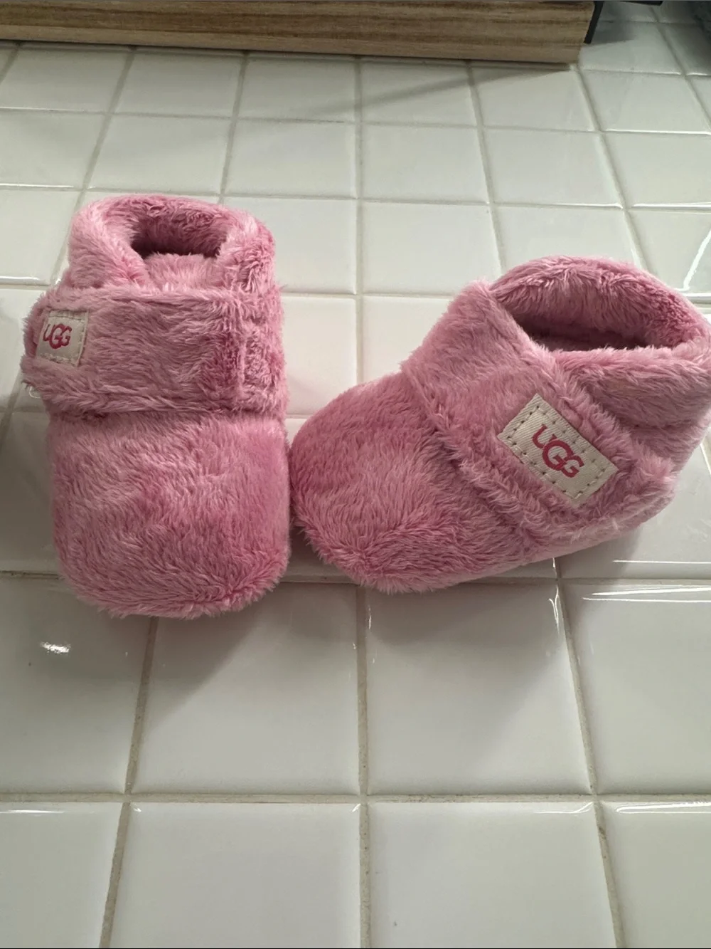 UGG Pink Bootie Slippers for baby-2 sets